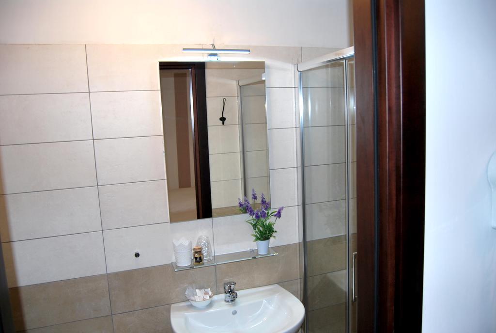 Hotel Abay Ріміні Екстер'єр фото